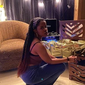 Meet your Posher, Destini